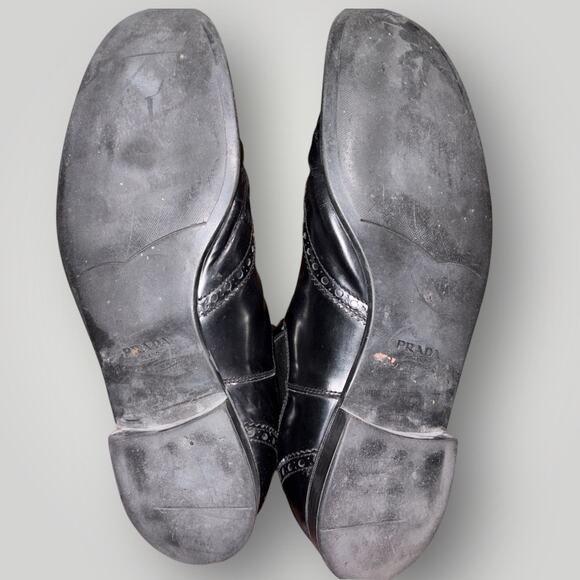 Prada Men's Black Leather Wingtip Chelsea Boots Metal Logo Heel Ankle 11 or 44 - Picture 6 of 6